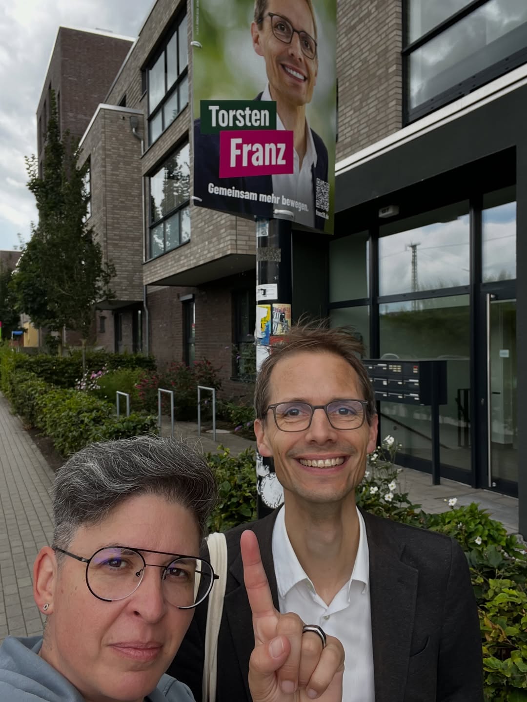 Mit Torsten Franz unterwegs – Wahlinformationen im Gepäck und einige direkte Gespräche an den Türen „meiner alten Straße...