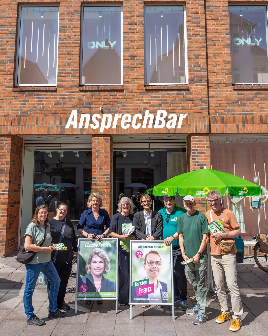 Die AnsprechBar hatte am Samstag streckenweise mehr von einer Strandbar als von einem Wahlkampfstand: Sommerwetter, kalt...