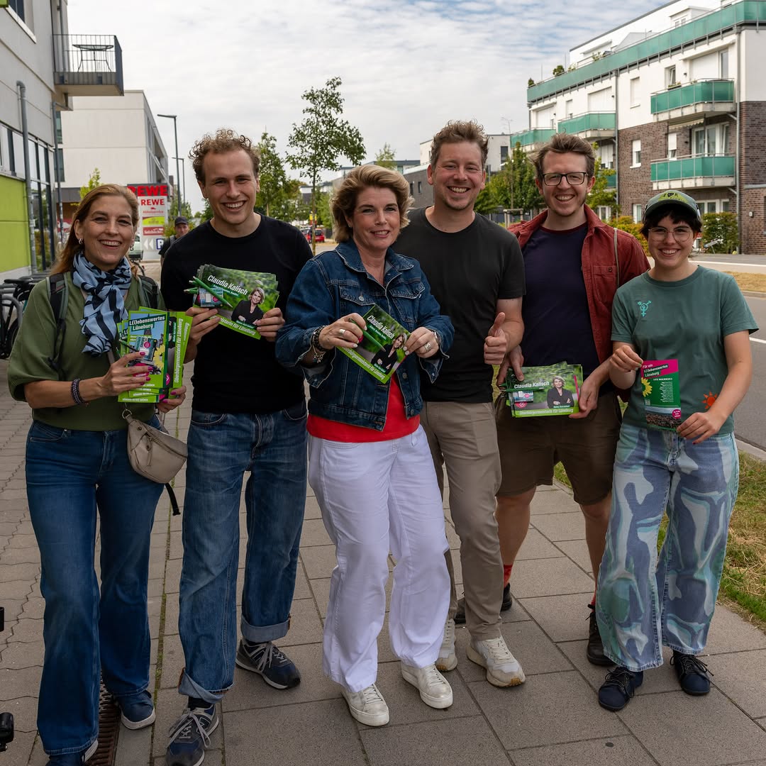 Das Team aus Wahlbereich 2 für den Stadtrat hat gemeinsam mit Claudia Kalisch einen Pop-up Wahlkampfstand im Hansevierte...